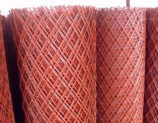 Thép bảo vệ góc 1.0mm Lưới thép mở rộng Sơn chống gỉ màu đỏ cho tòa nhà